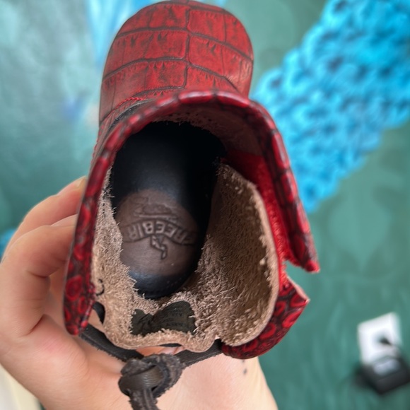 Freebird Baby Coal in red croco size 2 (6-12 months) brand new never been worn - Picture 10 of 12